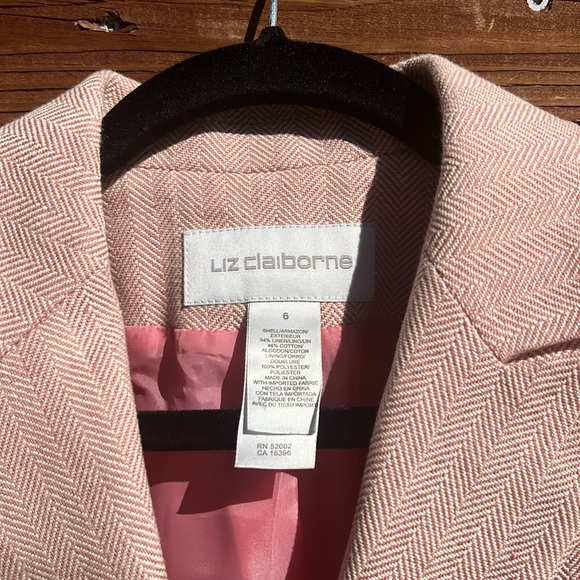 Pink herringbone spring jacket. Nice mod-weight blazer with lovely details. - Picture 2 of 3